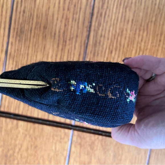 Spectacular Vintage Pettipoint Purse with Kisslock Change Purse and Mirror - Picture 12 of 15